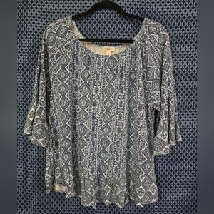 Style & Co. - Ladies Blue and White Patterned Blouse With Flowy Sleeves. XL